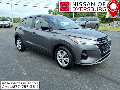 Used 2025 Nissan Kicks Play S FWD image 1