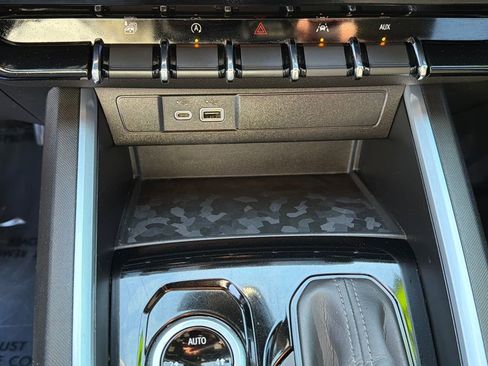 Used 2023 Chevrolet Colorado LT w/ LT Convenience Package image 28