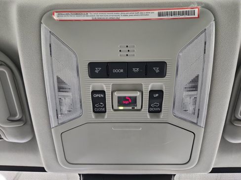 Used 2022 Toyota RAV4 XLE image 27