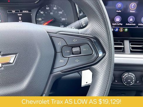 Used 2024 Chevrolet Trax LS w/ LS Convenience Package FWD image 19