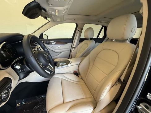 Used 2022 Mercedes-Benz GLC 300 4MATIC image 2