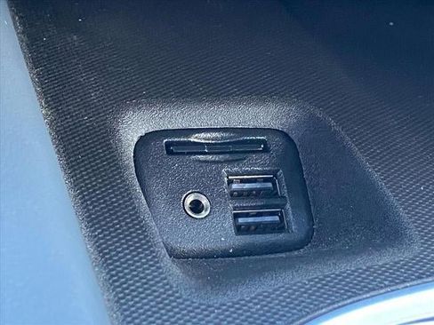 Used 2021 Buick Enclave Essence w/ LPO, Touring Package image 18