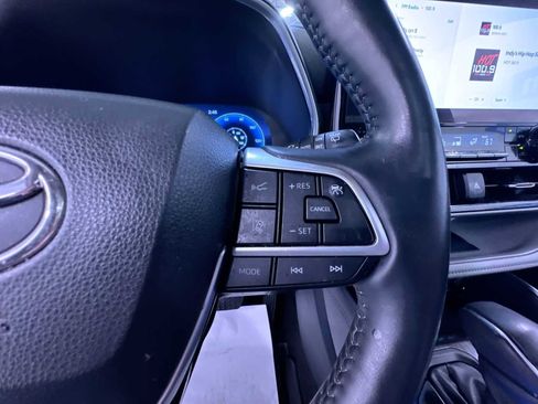 Used 2023 Toyota Highlander Platinum image 21