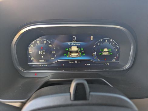 Used 2023 Chevrolet Tahoe Premier w/ Advanced Technology Package image 11