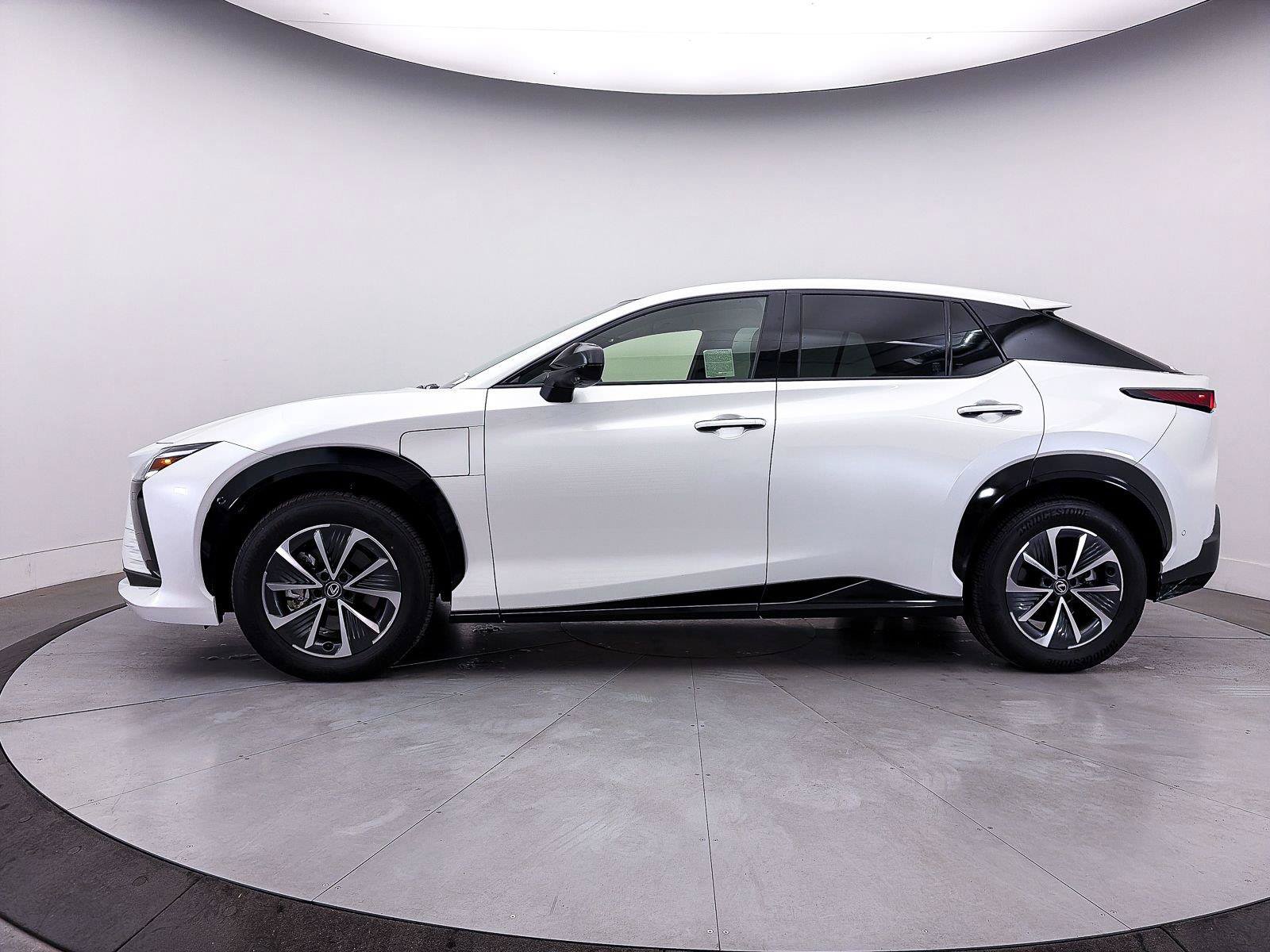 Used 2023 Lexus RZ 450e Premium w/ Technology Package AWD/4WD image 42