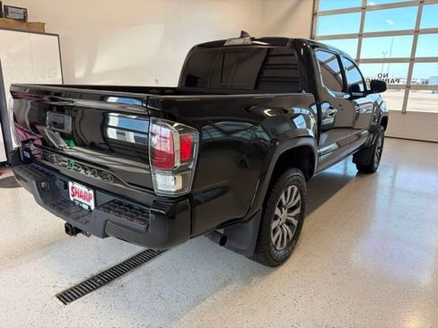Used 2021 Toyota Tacoma Limited AWD/4WD image 8