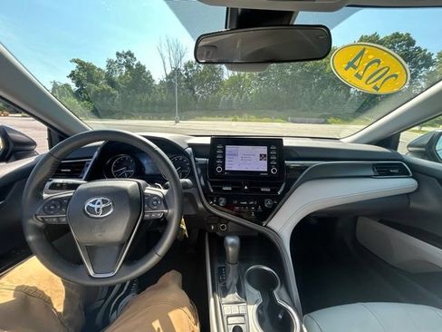 Used 2024 Toyota Camry SE AWD/4WD image 41