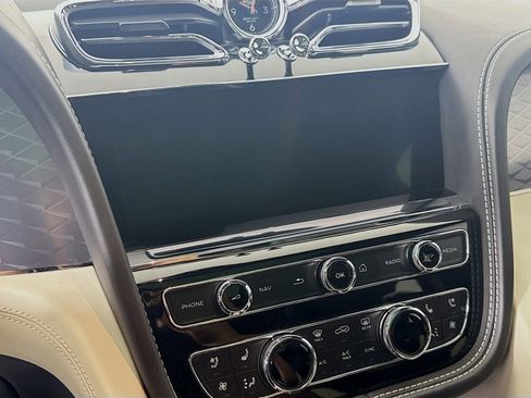 Certified 2023 Bentley Bentayga AWD/4WD image 14