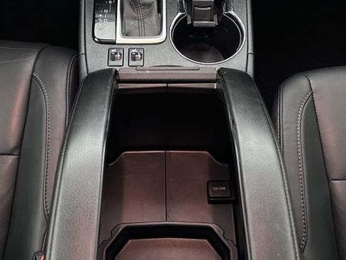 Used 2016 Toyota Highlander XLE image 24