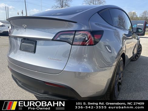 Used 2024 Tesla Model Y Performance image 5