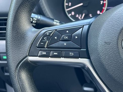 Used 2024 Nissan Sentra SV FWD image 28