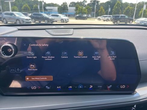 New 2026 Chevrolet Traverse LT w/ Enhanced Driving Package image 33