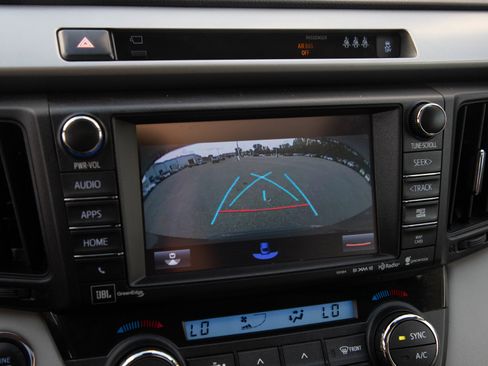 Used 2017 Toyota RAV4 Platinum FWD image 30