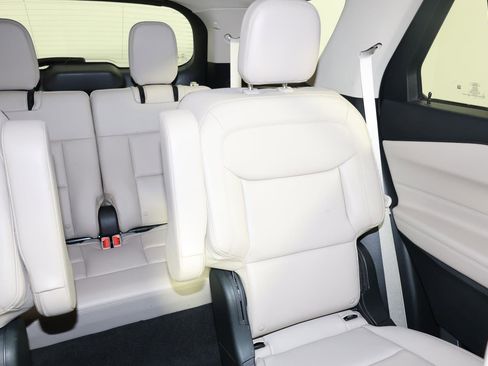 Used 2023 Ford Explorer XLT w/ Equipment Group 202A image 14