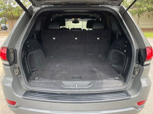 Used 2019 Jeep Grand Cherokee Altitude AWD/4WD image 7