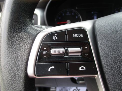 Used 2020 Kia Sorento LX AWD/4WD image 16