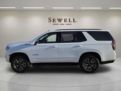 Used 2022 Chevrolet Tahoe Z71 w/ Luxury Package image 2