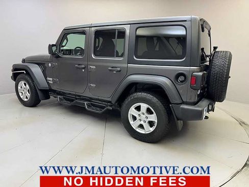 Used 2019 Jeep Wrangler Unlimited Sport S AWD/4WD image 3
