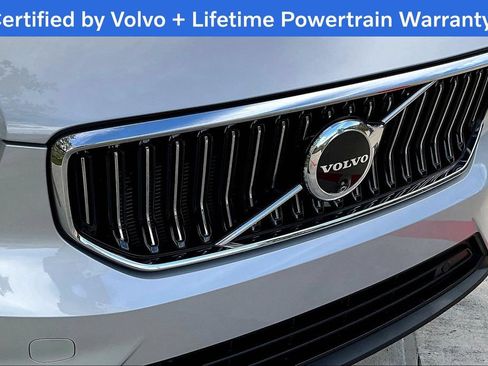 Used 2025 Volvo XC40 B5 Plus AWD/4WD image 38