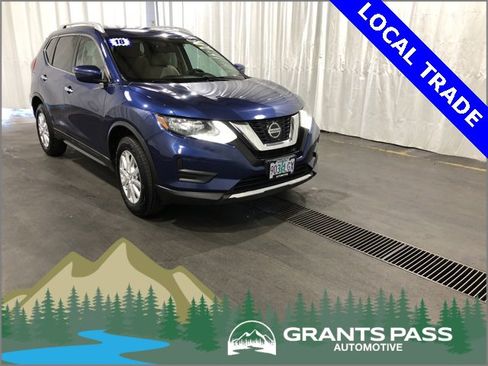 Used 2018 Nissan Rogue SV image 1