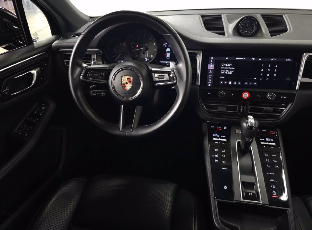 Used 2024 Porsche Macan AWD/4WD image 21
