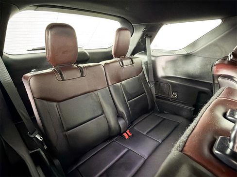 Used 2020 Ford Explorer Platinum image 25