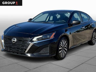 Used 2024 Nissan Altima 2.5 SV