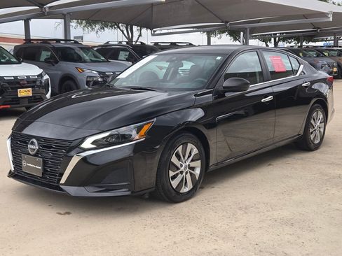 Used 2025 Nissan Altima 2.5 S FWD image 7