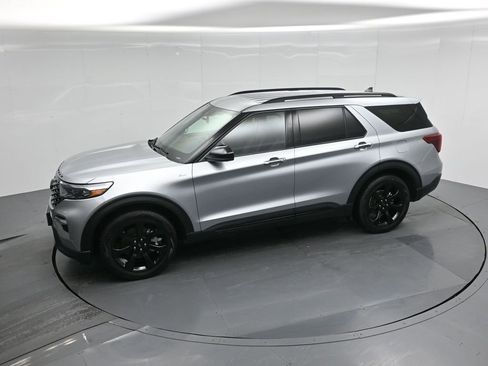 Certified 2023 Ford Explorer ST-Line w/ Class IV Trailer Tow Package image 49