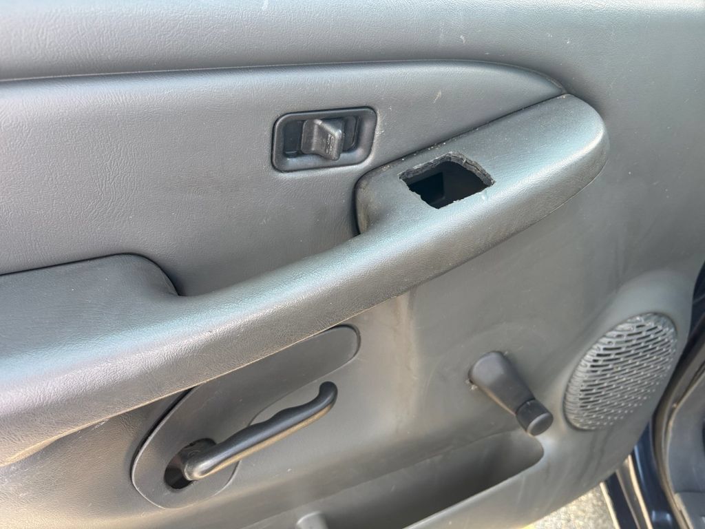 Used 2007 Chevrolet Silverado 1500 W/T RWD image 16