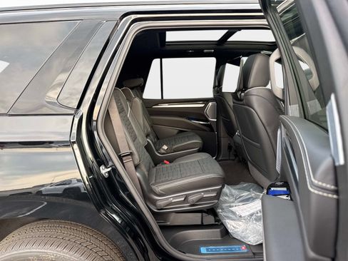 Used 2026 Cadillac Escalade V w/ LPO, ONYX Package AWD/4WD image 12