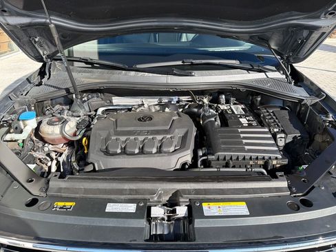 Certified 2023 Volkswagen Tiguan SE w/ Panoramic Sunroof Package image 24