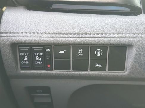 Used 2023 Honda Odyssey Touring image 26