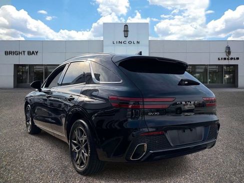 Used 2022 Genesis GV70 2.5T w/ Advanced Package image 3