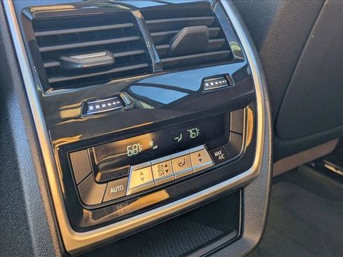 Used 2021 BMW X7 xDrive40i image 18