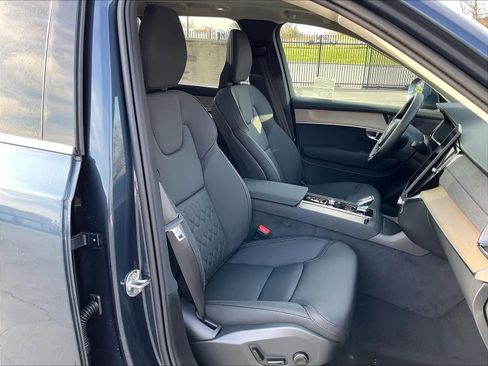 New 2026 Volvo XC90 B5 Plus w/ Protection Package image 32