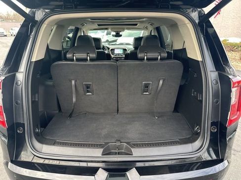 Used 2023 GMC Acadia Denali w/ Denali Ultimate Package image 17