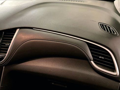 Used 2019 Chevrolet Trax LT w/ LT Convenience Package image 15