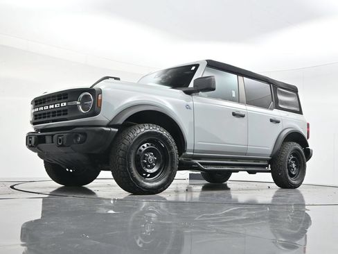 Used 2023 Ford Bronco Black Diamond AWD/4WD image 44