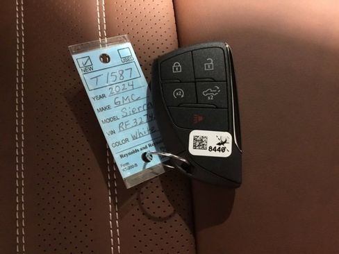 New 2024 GMC Sierra 2500 Denali Ultimate image 67