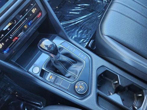 Certified 2024 Volkswagen Tiguan SE R-Line image 25