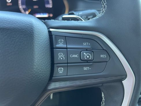 Used 2025 Jeep Grand Cherokee L Altitude RWD image 19