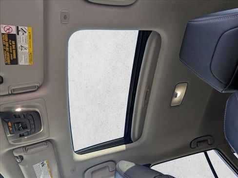 Used 2023 Toyota Corolla Cross XLE image 15