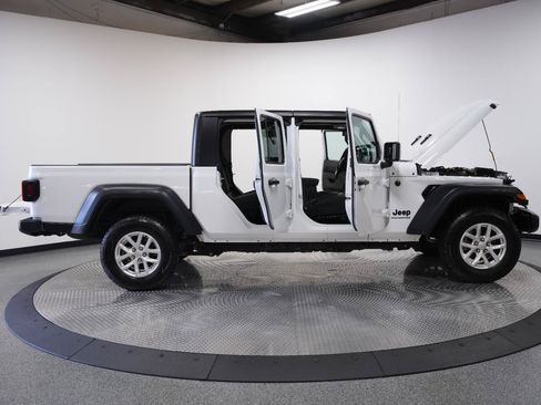 Used 2023 Jeep Gladiator Sport AWD/4WD image 10