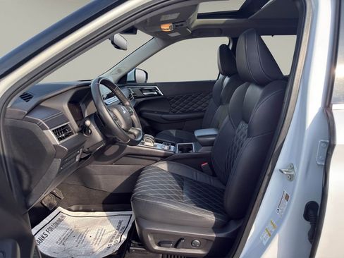 Used 2023 Mitsubishi Outlander SEL 40th Anniversary AWD/4WD image 9