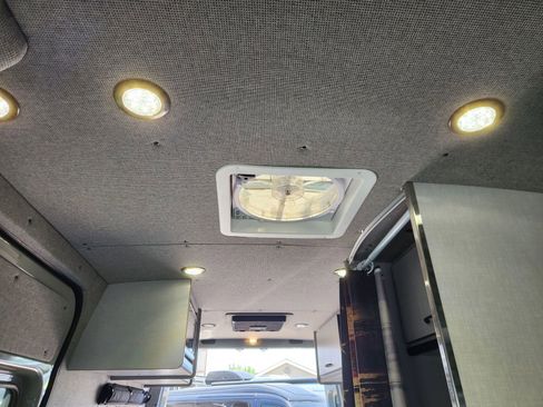 Used 2024 Mercedes-Benz Sprinter 2500 image 25