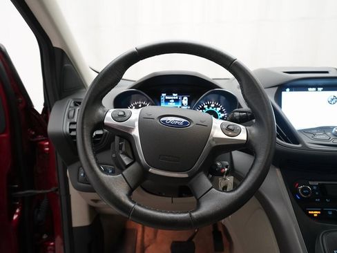 Used 2016 Ford Escape SE w/ SE Leather Comfort Package image 4