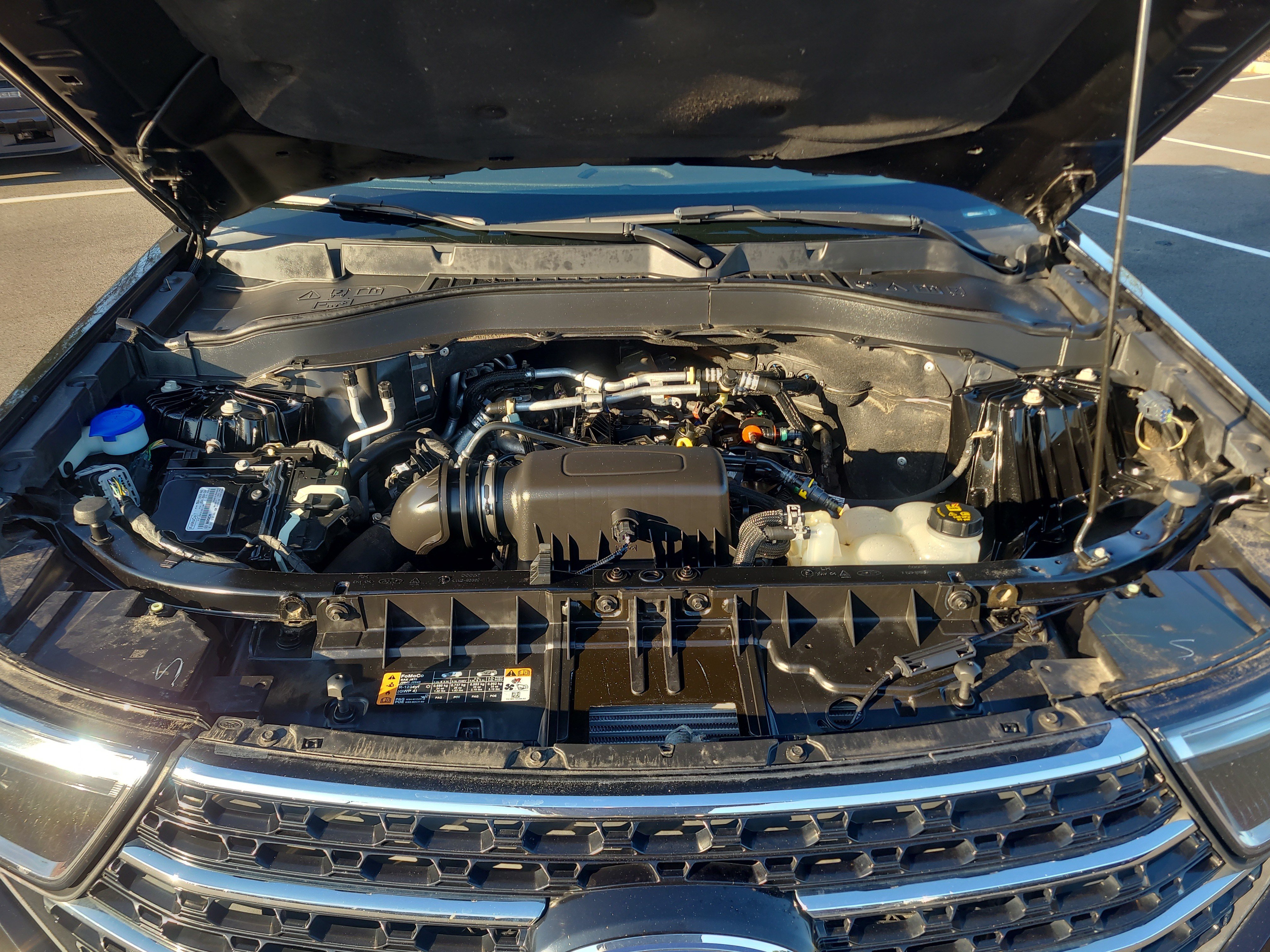 Used 2021 Ford Explorer XLT w/ Equipment Group 202A AWD/4WD image 34