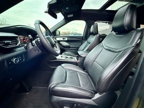 Used 2022 Ford Explorer ST w/ Equipment Group 401A image 16