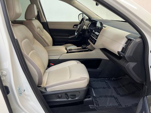 Used 2023 Nissan Pathfinder SL w/ SL Premium Package AWD/4WD image 34